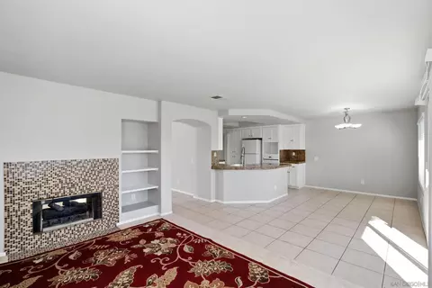 Living - 2517 Whispering Palms Loop, Chula Vista, CA 91915 photo 5 of 10