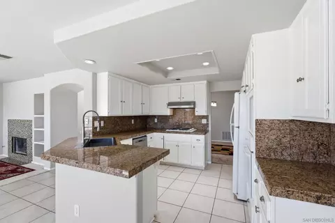 Kitchen - 2517 Whispering Palms Loop, Chula Vista, CA 91915 photo 4 of 4