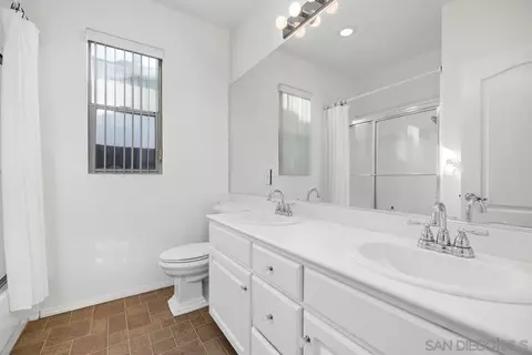 Bath - 3643 Merced Dr, Oceanside, CA 92056 photo 4 of 4