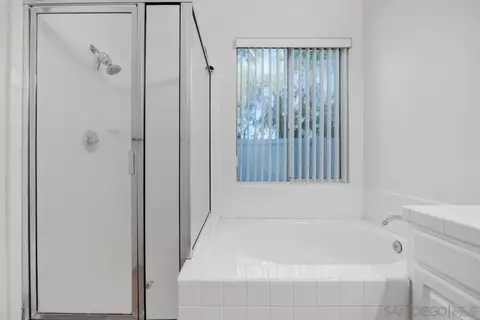 Bath - 3643 Merced Dr, Oceanside, CA 92056 photo 3 of 4