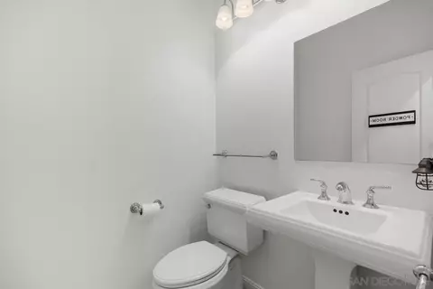 Bath - 3643 Merced Dr, Oceanside, CA 92056 photo 1 of 4