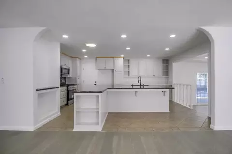 Living - 838 David Dr, Chula Vista, CA 91910 photo 1 of 11