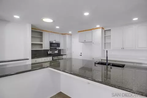 Kitchen - 838 David Dr, Chula Vista, CA 91910 photo 3 of 6