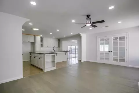 Living - 838 David Dr, Chula Vista, CA 91910 photo 4 of 11