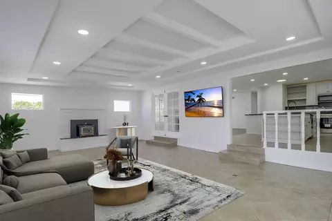 Living - 838 David Dr, Chula Vista, CA 91910 photo 2 of 11