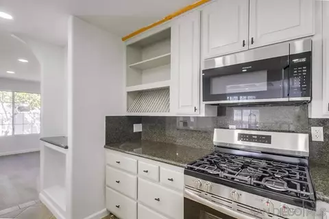 Kitchen - 838 David Dr, Chula Vista, CA 91910 photo 2 of 6