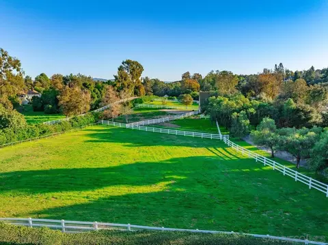 Exterior - 1 Saddle Creek Rd, Fallbrook, CA 92028 photo 10 of 13