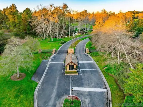 View/Area - 1 Saddle Creek Rd, Fallbrook, CA 92028 photo 4 of 7