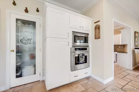 Kitchen - 1 Saddle Creek Rd, Fallbrook, CA 92028 photo 5 of 7