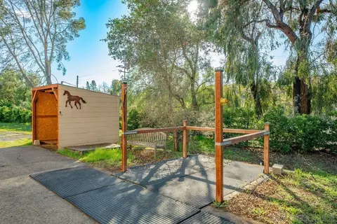 Exterior - 1 Saddle Creek Rd, Fallbrook, CA 92028 photo 9 of 13