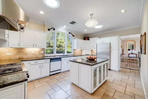Kitchen - 1 Saddle Creek Rd, Fallbrook, CA 92028 photo 2 of 7