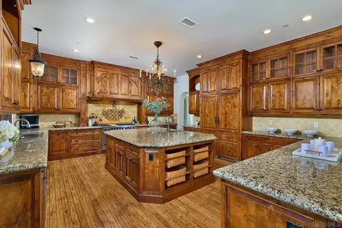 Kitchen - 14155 Biscayne Pl, Poway, CA 92064 photo 5 of 6