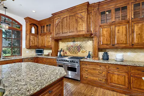 Kitchen - 14155 Biscayne Pl, Poway, CA 92064 photo 6 of 6