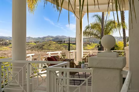 Exterior - 4462 Fallsbrae Rd, Fallbrook, CA 92028 photo 7 of 14