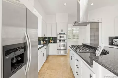 Kitchen - 4462 Fallsbrae Rd, Fallbrook, CA 92028 photo 3 of 3