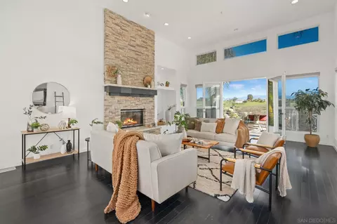Living - 4462 Fallsbrae Rd, Fallbrook, CA 92028 photo 1 of 5