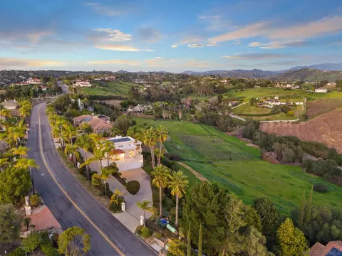 View/Area - 4462 Fallsbrae Rd, Fallbrook, CA 92028 photo 5 of 10