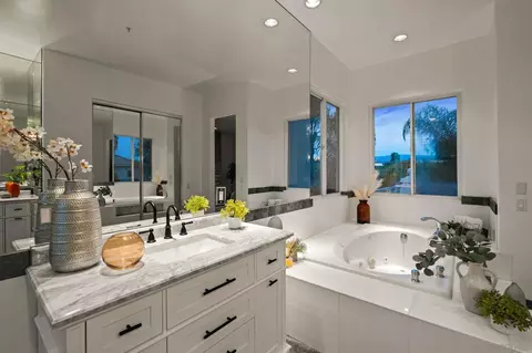Bath - 4462 Fallsbrae Rd, Fallbrook, CA 92028 photo 3 of 8