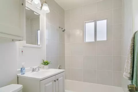 Bath - 260 E St, Chula Vista, CA 91910 photo 2 of 3