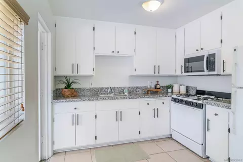 Kitchen - 260 E St, Chula Vista, CA 91910 photo 2 of 6