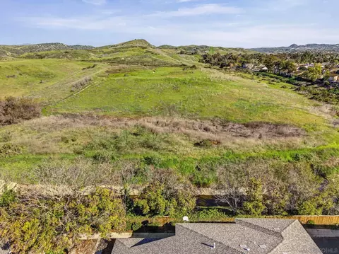 View/Area - 814 Malibu Point Way, Oceanside, CA 92058 photo 3 of 4