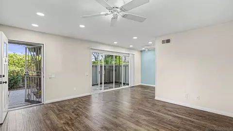Living - 814 Malibu Point Way, Oceanside, CA 92058 photo 4 of 4