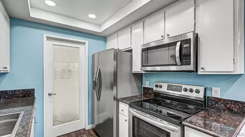 Kitchen - 814 Malibu Point Way, Oceanside, CA 92058 photo 2 of 3
