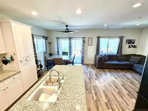 35345 Kinsky Way, Fallbrook, CA 92028 photo 3