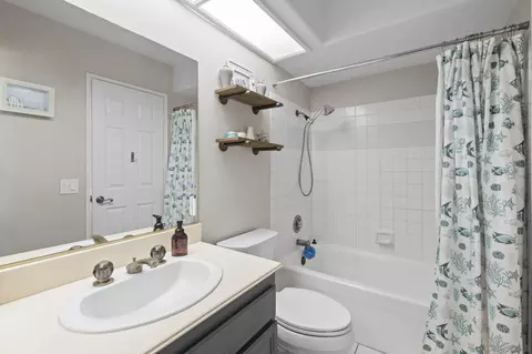 Bath - 13972 Poway Valley Rd, Poway, CA 92064 photo 4 of 4