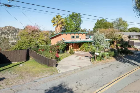 Exterior - 2820 Highlands Blvd, Spring Valley, CA 91977 photo 2 of 20