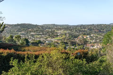 View/Area - 2820 Highlands Blvd, Spring Valley, CA 91977 photo 2 of 6