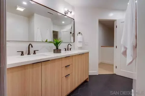 Bath - 1429 Trabert Ranch Rd, Encinitas, CA 92024 photo 9 of 10