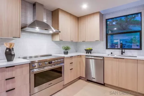 Kitchen - 1429 Trabert Ranch Rd, Encinitas, CA 92024 photo 4 of 6