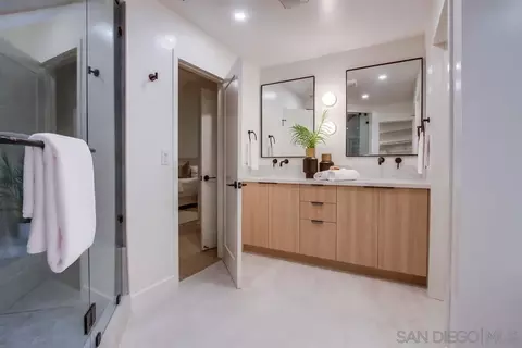 Bath - 1429 Trabert Ranch Rd, Encinitas, CA 92024 photo 3 of 10