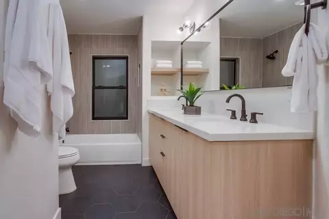 Bath - 1429 Trabert Ranch Rd, Encinitas, CA 92024 photo 7 of 10