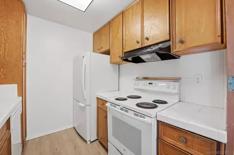 Kitchen - 6455 La Jolla Blvd #155, La Jolla, CA 92037 photo 1 of 2