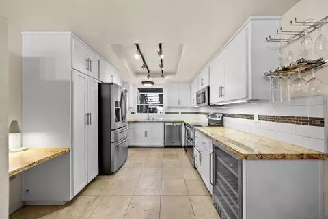 1806 Mckee St #A2, San Diego, CA 92110