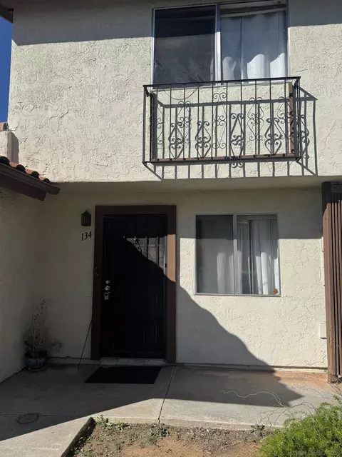 134 Espanas Gln #134, Escondido, CA 92026