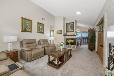 Living - 724 Nob Cir, Vista, CA 92084 photo 1 of 3