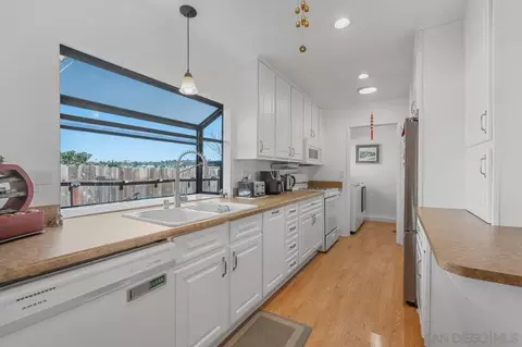 Kitchen - 724 Nob Cir, Vista, CA 92084 photo 1 of 2