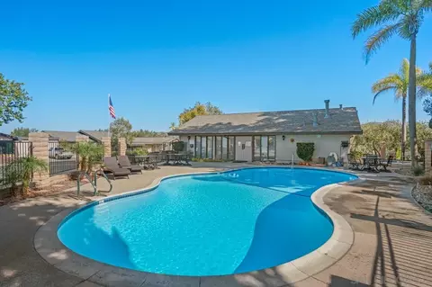 Exterior - 724 Nob Cir, Vista, CA 92084 photo 7 of 10