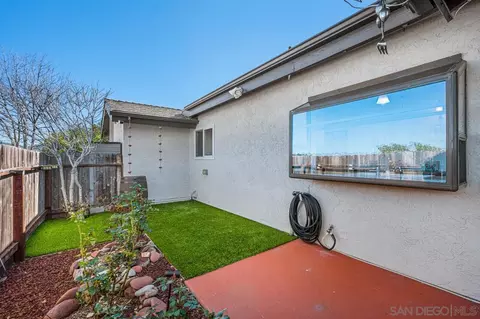 Exterior - 724 Nob Cir, Vista, CA 92084 photo 3 of 10