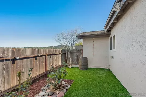 Exterior - 724 Nob Cir, Vista, CA 92084 photo 9 of 10