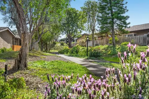 Exterior - 724 Nob Cir, Vista, CA 92084 photo 5 of 10