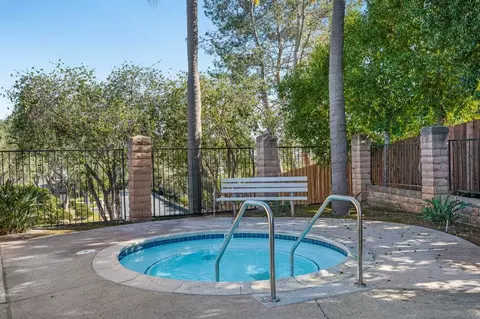 Exterior - 724 Nob Cir, Vista, CA 92084 photo 8 of 10