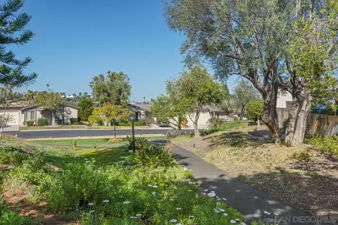 Exterior - 724 Nob Cir, Vista, CA 92084 photo 6 of 10
