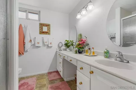 Bath - 724 Nob Cir, Vista, CA 92084 photo 1 of 4