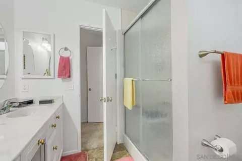 Bath - 724 Nob Cir, Vista, CA 92084 photo 2 of 4