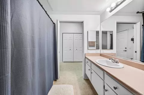Bath - 44706 Adam Ln, Temecula, CA 92592 photo 4 of 4