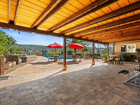 Exterior - 1550 Keyes Rd, Ramona, CA 92065 photo 4 of 17